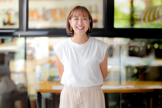 女性とアクセサリー