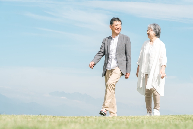 女性と男性の画像